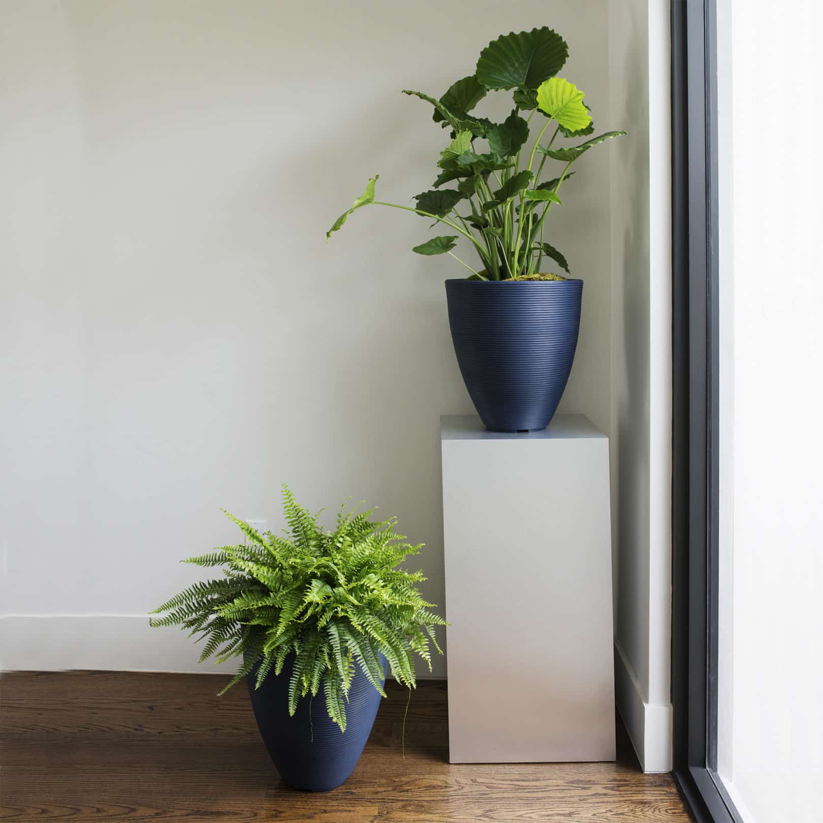 Pedestal Decor with Delano Tall Planters