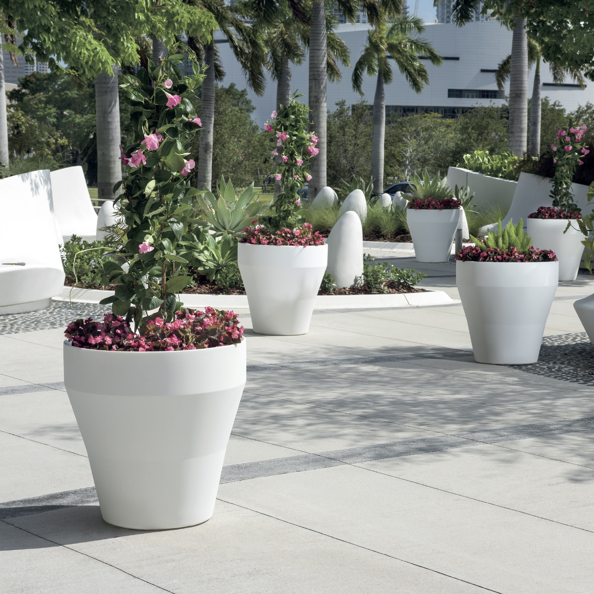 White Round Trudop Planter